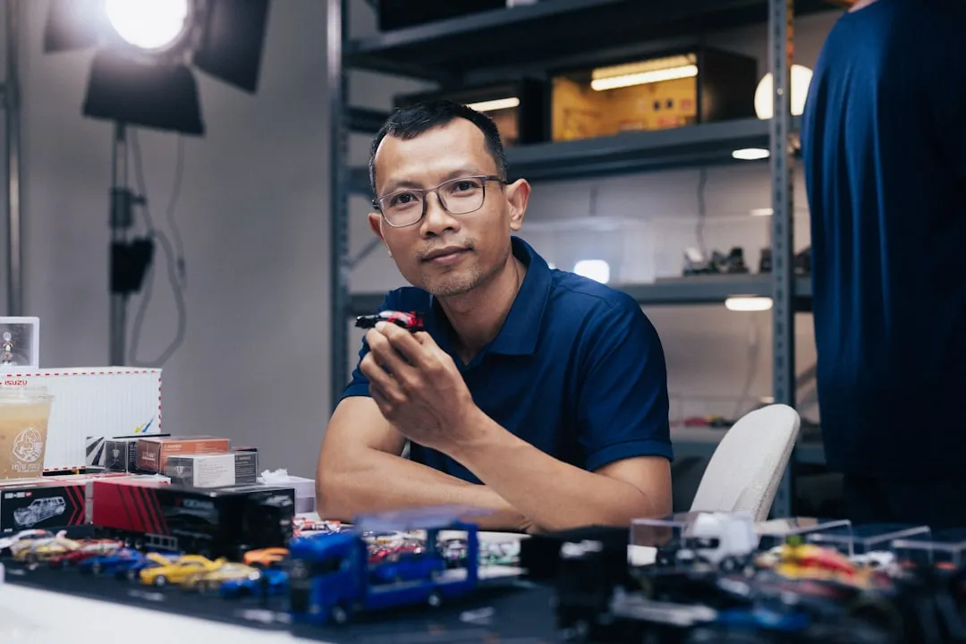 福州办公空间窗帘定制方案：布艺窗帘与百叶窗的遮光效果对比分析