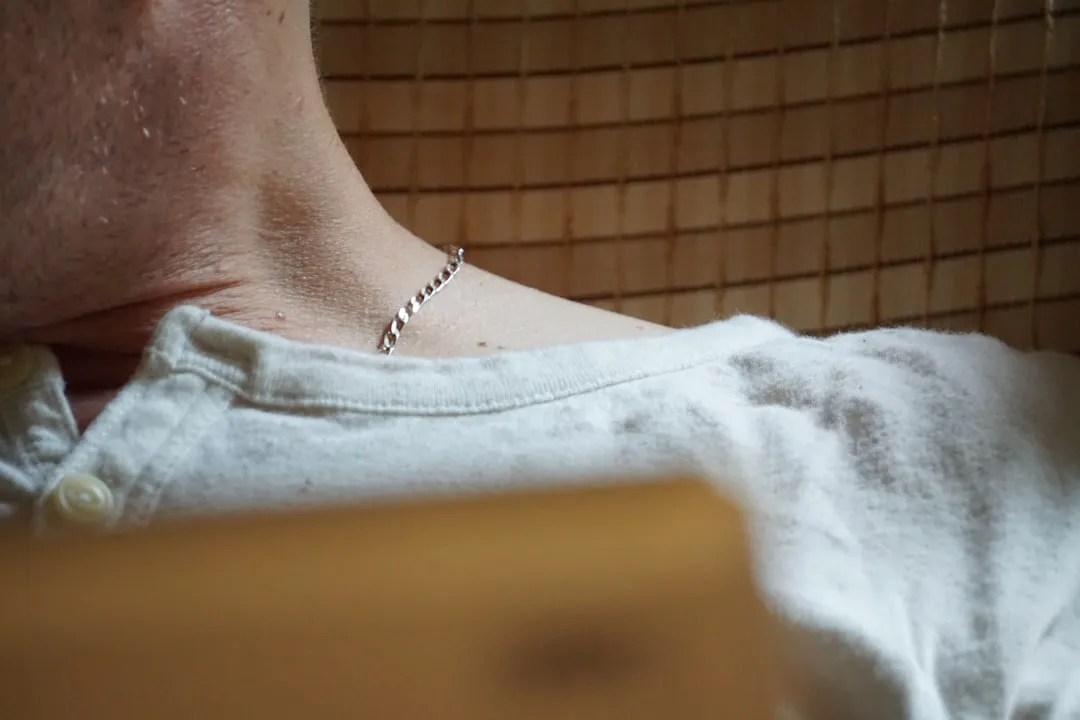 福州地区布艺窗帘与百叶窗的材质对比与选购要点