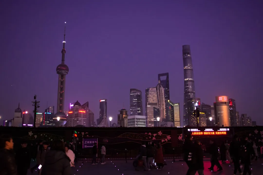 2025年窗帘定制行业技术趋势：智能遮阳与环保材料的融合应用